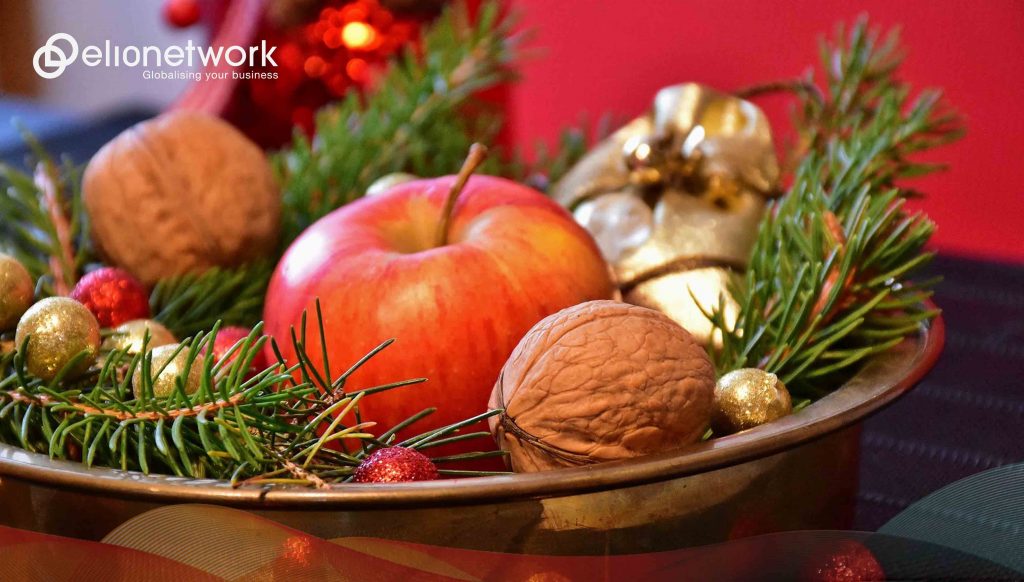 . A particularly Chinese custom at Christmas is the giving of Christmas apples 